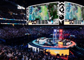 Esports Ascends: Digital Gaming Leagues Soar